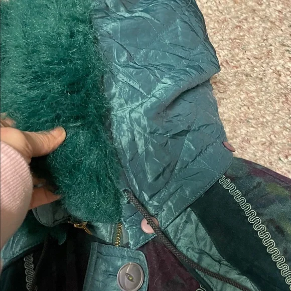 Vintage 80s/90s Teal Hooded velvet accent Coat with faux Fur Trim - Picture 2 of 12